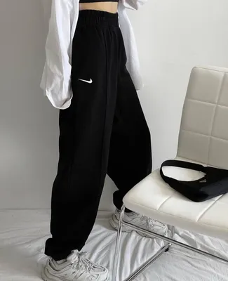 Легинсы женские Nike Sportswear Essential черный цвет — купить за 4399  руб., отзывы в интернет-магазине Спортмастер