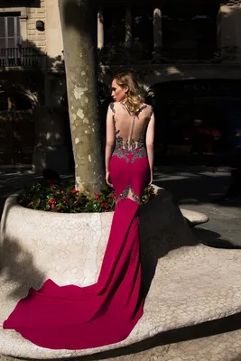 Не оторвать глаз: самые восхитительные вечерние платья на Неделе высокой  моды в Париже | MARIECLAIRE