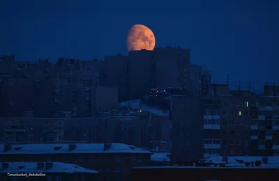 Огромная Луна попала в объектив мурманчанки | Телекомпания ТВ-21