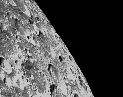 Подробные фото поверхности Луны – корабль Orion сфотографировал Луну с  высоты 130 км. Технологии, - новости технологий Украины