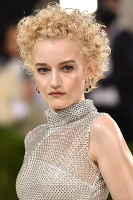 Julia Garner Is Set To Play Madonna In A Biopic Directed By The Queen Of  Pop Herself | British Vogue