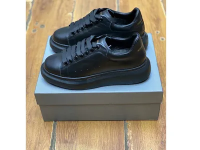 Проверить подлинность кроссовок McQueen Oversized Sneakers: почему так  просто ошибиться - OSKELLY