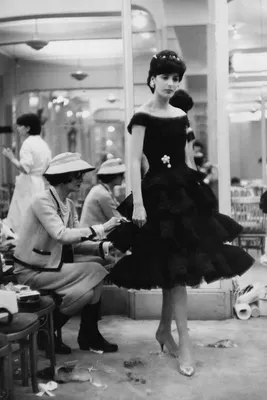 Тайна маленького черного платья: Мода, стиль, тенденции в журнале Ярмарки  Мастеров
