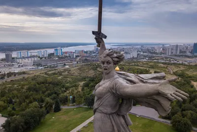 Мамаев Курган - Фото с высоты птичьего полета, съемка с квадрокоптера -  PilotHub