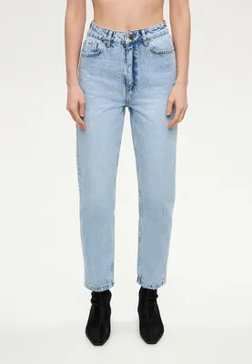 Mom-Approved Fashion: Why Levi's Mom Jeans Are a Must-Have Wardrobe Staple  For Moms - Dreaming Loud