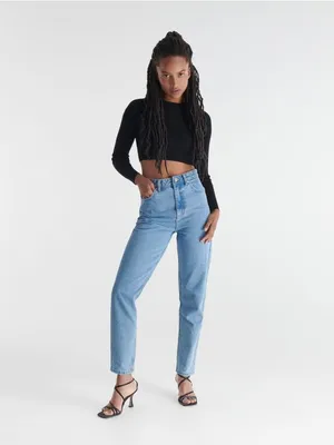 How To Style Mom Jeans - The Beverly Adams