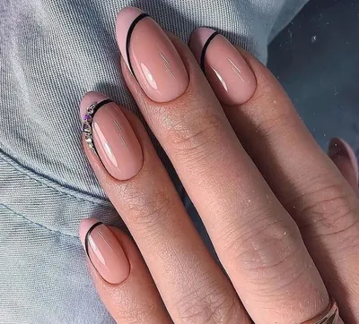 Френч 2021: Модные тенденции, фото. Яркие дизайны, идеи ногтей, красивые  оттенки, подборка фото. — Mod… | Gel nails, Stylish nails designs, French  tip acrylic nails