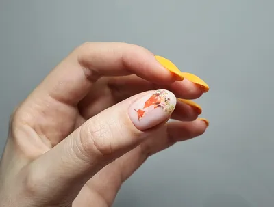 I tried to do a mini Mona Lisa (2nd time of doing nail art!) : r/Nails