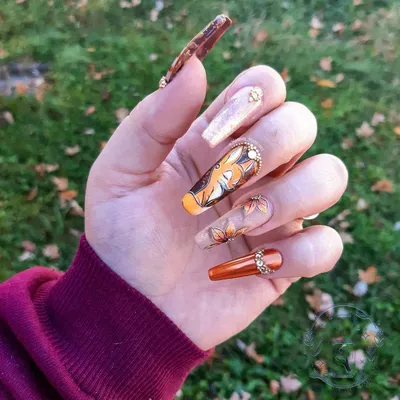 The Megan-Fox-Inspired Manicure Will Give Your Nails That Wow Factor -  Katarina Van Derham