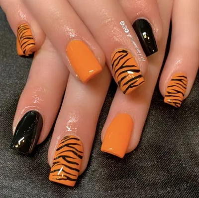 Tigger nails | Tiger nails, Tiger stripe nails, Zebra print nails