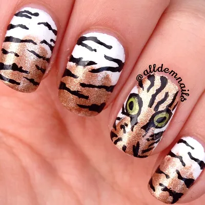 How to paint tiger stripes on your nails