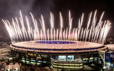 Раньше «Маракана» был самым большим в мире стадионом и вмещал до 200 тысяч  зрителей, однако, в связи с требованиями ФИФА.. | ВКонтакте
