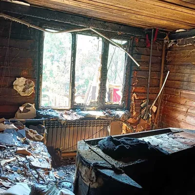 Многодетной семье требуется помощь после пожара в жилом доме на улице  Пионерской - KP.RU