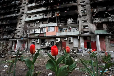 Если еще раз будет война — мы или уедем, или умрем». Как живет Мариуполь —  город, который Россия разрушила, а теперь «восстанавливает»