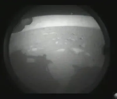 Марсоход Персеверанс успешно приземлился. Первое фото Марса!!!