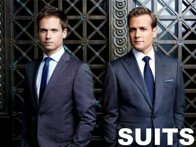 Скачать обои стиль, сериал, мода, suits, Гэбриел Махт, Майка Росса, Патрик  Джей Адамс, Форс мажоры, раздел фильмы в разрешении 1400x1050