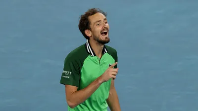 https://matchtv.ru/tennis/matchtvnews_NI2009529_Medvedev_slomal_Zvereva_chetvertym_setom__eto_byla_borba_nervov__Vesnina