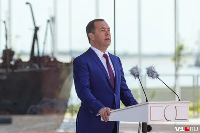 Зачем Медведев корчит из себя сумасшедшего - Главред