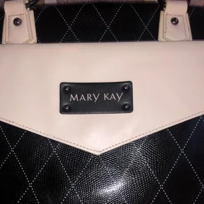 Mary Kay What You Love Travel RollUp Hanging Bag (2G) | eBay | Mary kay,  Rifas mary kay, Cosméticos mary kay