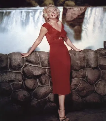 7 фактов с темной стороны биографии Мэрилин Монро | Mixnews | Marilyn monroe,  Foto, Idee per acconciature