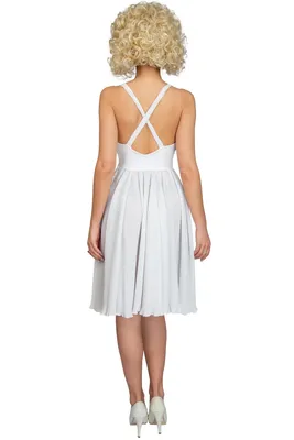 Мерлин монро в белом платье сидит …» — создано в Шедевруме
