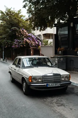 ArtStation - Mercedes W123 200D