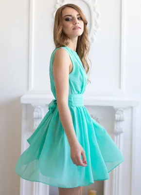 Волшебное платье🥰красивейший мятный цвет в сочетании с малиновыми цветами  на платье-это невероятно красиво!😍 Размер: S , M , L Цена : ₽… | Instagram