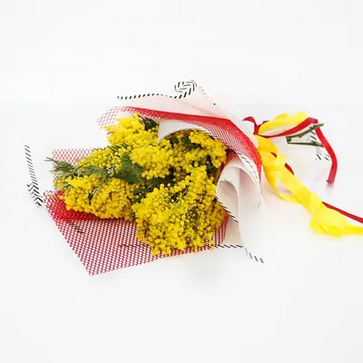 Букет из мимозы и ранункулюсов - заказать доставку цветов в Москве от Leto  Flowers