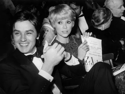 Файл:Sépulture Mireille Darc.jpg — Википедия