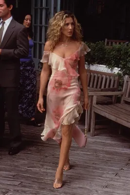 Гламурные платья 2000-х: вы и не заметили, как они вернулись | Мода. Стиль.  Личность | Дзен