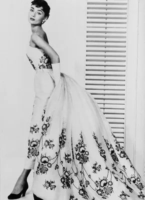 Вечернее длинное платье 60-х годов | Vestidos vintage, Estilo de audrey  hepburn, Estilo vintage