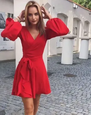 Модные красные платья 2024