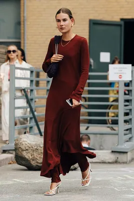 Самые модные длинные платья этой осени | Vogue Russia