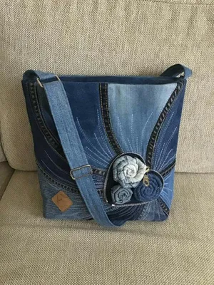Best 12 Стильные женские джинсовые сумки 2018 (68 фото): пэчворк, с  аппликацией, с вышивкой, клатч, маленькие –… | Upcycled bag, Recycled jeans  bag, Purses and bags