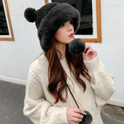Самые модные шапки зимы 2021: выбирайте модели с мехом, как Белла Хадид и  Рианна | Vogue Russia