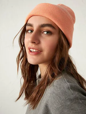 Модные женские шапки 2022 года: обзор моделей с фото, тенденции