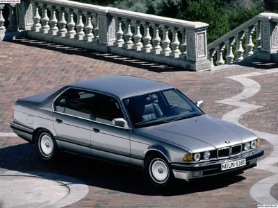 Обои BMW 7-series E32