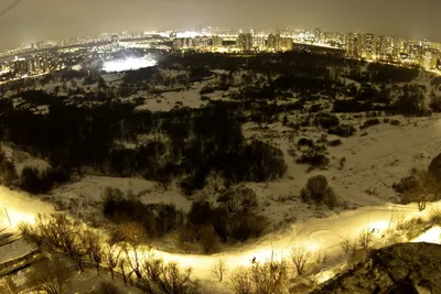 Вид на вечернюю зимнюю Москву с высоты птичьего полёта - обои на рабочий  стол
