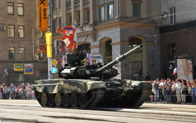 Скачать обои танк, российский основной боевой танк, Москва, военный парад  бесплатно для рабочего стола в разрешении 1680x1050 — картинка №435811