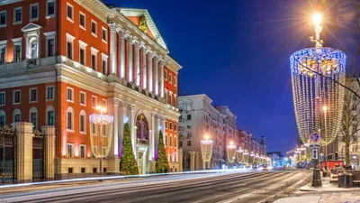 Скачать обои зима, снег, ночь, огни, улица, Москва, Russia, Moscow, раздел  город в разрешении 2560x1440