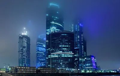 Обои ночь, город, огни, туман, москва, небоскребы, постройка, комплекс,  деловой центр, Москва-Сити картинки на рабочий стол, раздел город - скачать