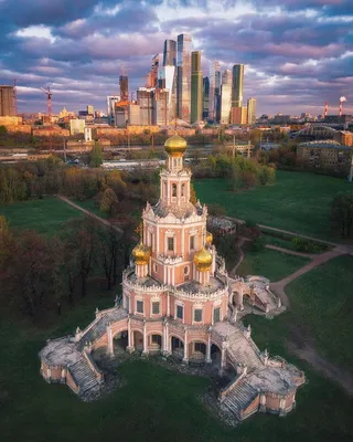 МСК⭐MSKGOROD⭐МОСКВА ГОРОД on Instagram: “Добрый и прекрасный вечер в  Москве...🌌 Фото @madeb… | Beautiful buildings, Beautiful places to visit,  Russian architecture