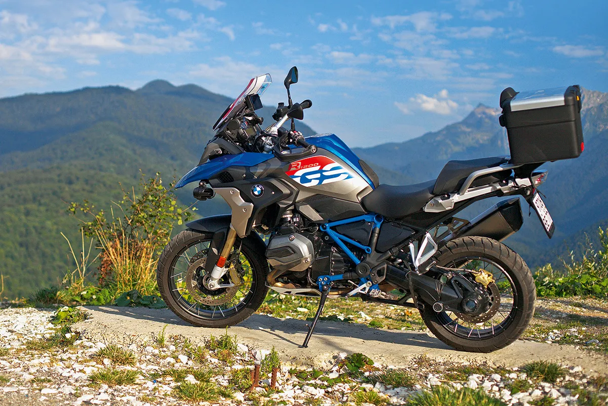 Tour enduro мотоциклы. Мотоцикл BMW GS 1200. BMW эндуро r1200gs. Гусь BMW r1200gs. БМВ GS 1200 эндуро.