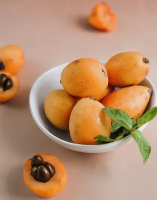 Мушмула - фрукт для тех, кто следит за фигурой и любит вкусные лакомства |  МАНГОЕД | Дзен