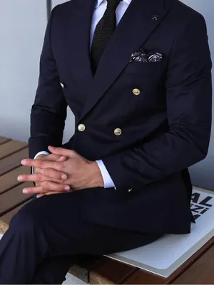 Прилегающий мужской костюм синего цвета купить в интернет-магазине TRUVOR — Мужские  костюмы и школьная форма оптом и в розницу