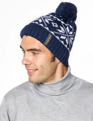Мужская синяя шапка со скандинавскими снежинками - купить в  интернет-магазине Теплые звери 70007 - tepliezveri.ru