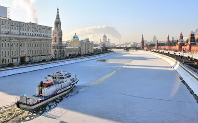 Обои Россия, Москва, набережная, судно, лёд, зима. на рабочий стол