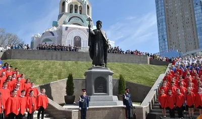 Сказочный» памятник установили возле театра «Лукоморье» в Самаре