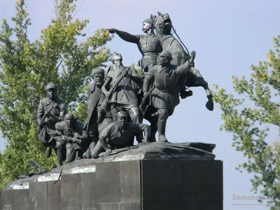 Самара • Памятник Маяковскому | Денис Царев | Для тех, кто никуда не спешит  | Дзен