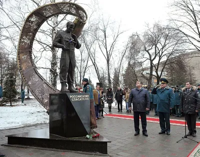 Скульптуры и памятники старой Самары